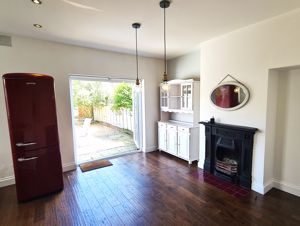 Diner- click for photo gallery